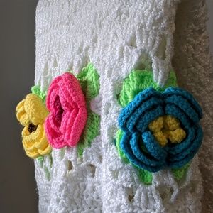 Crochet Blanket Afghan w/ Flowers!